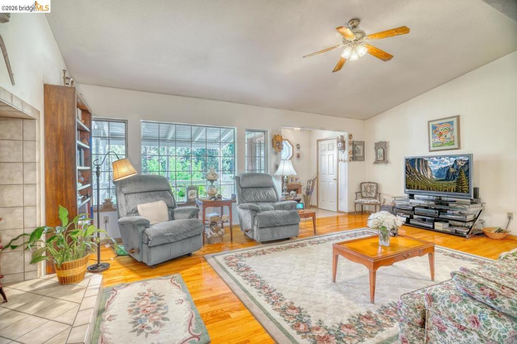 13163 Jackson Mill Dr, Groveland, CA 95321-9345