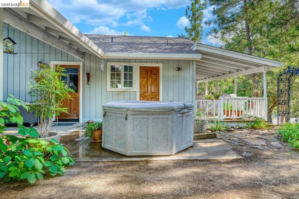 13163 Jackson Mill Dr, Groveland, CA 95321-9345
