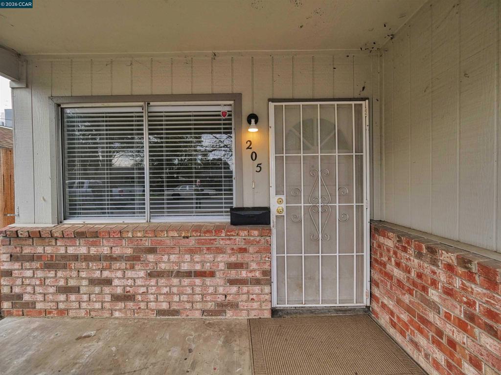 205 Kingston Lane, Modesto, CA 95354-3128