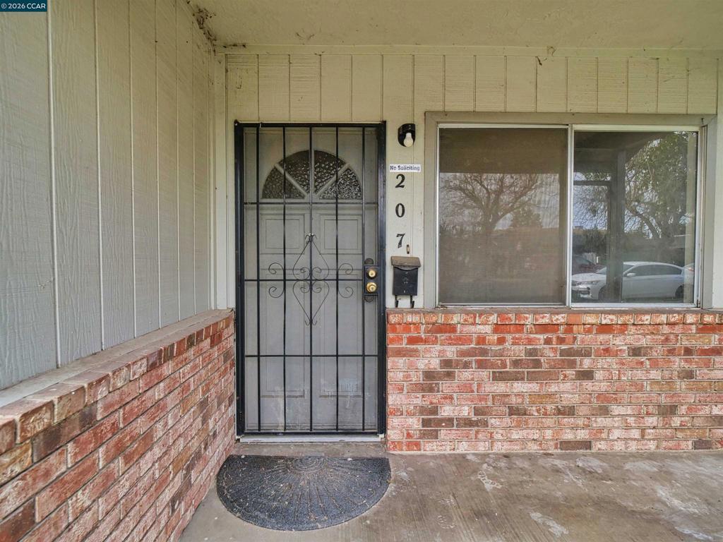205 Kingston Lane, Modesto, CA 95354-3128