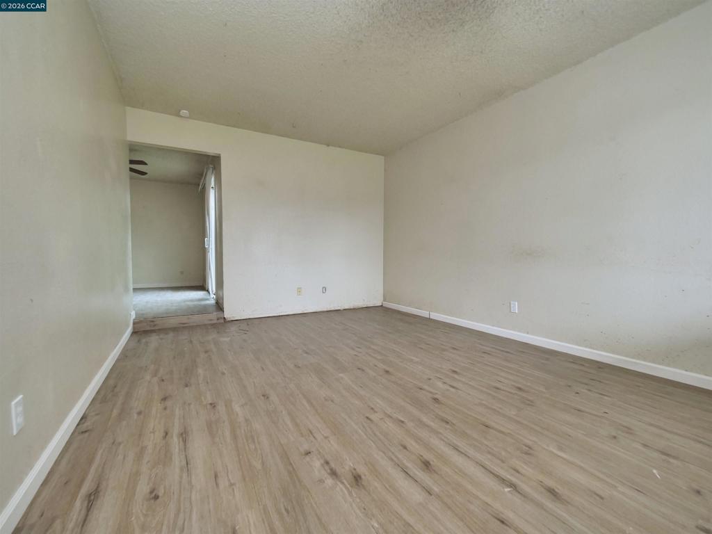 205 Kingston Lane, Modesto, CA 95354-3128