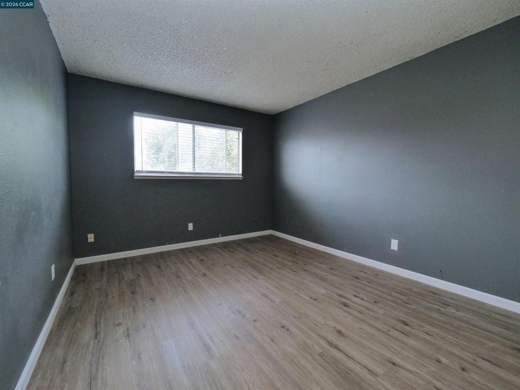205 Kingston Lane, Modesto, CA 95354-3128