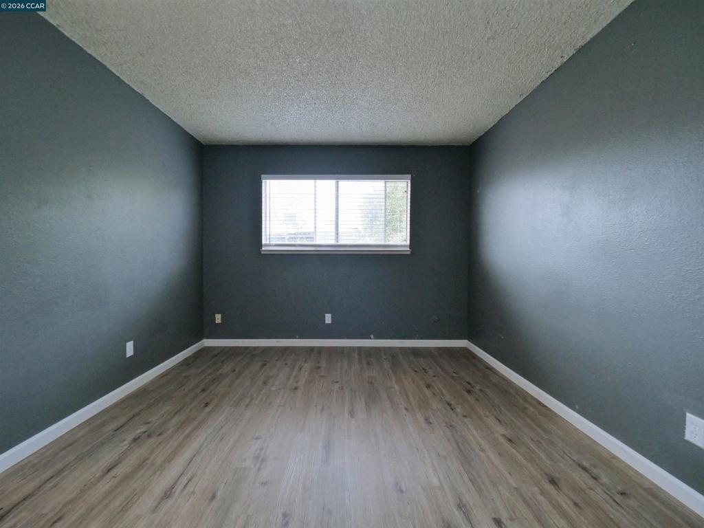 205 Kingston Lane, Modesto, CA 95354-3128