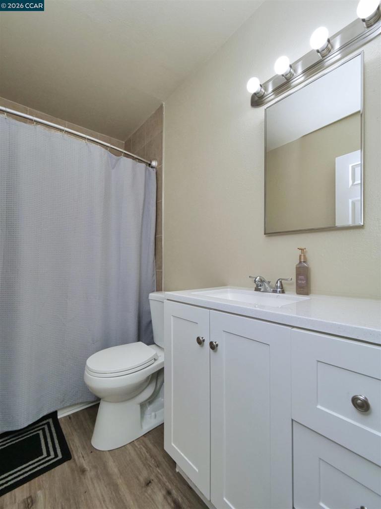 205 Kingston Lane, Modesto, CA 95354-3128