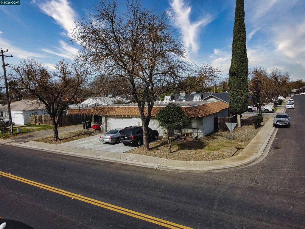 205 Kingston Lane, Modesto, CA 95354-3128