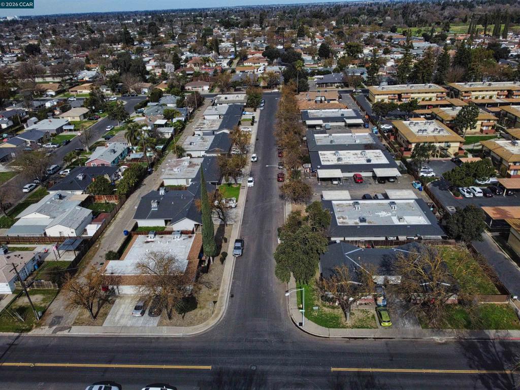 205 Kingston Lane, Modesto, CA 95354-3128