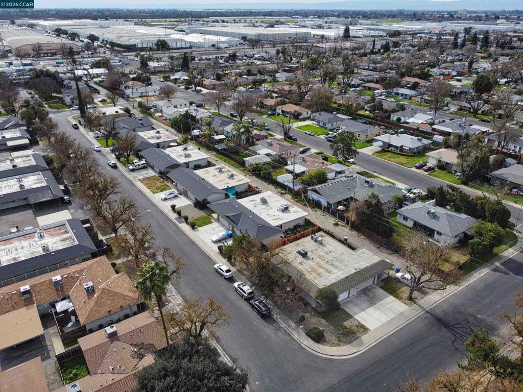 205 Kingston Lane, Modesto, CA 95354-3128