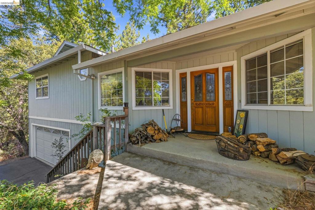 12033 Hillhurst Cir, Groveland, CA 95321