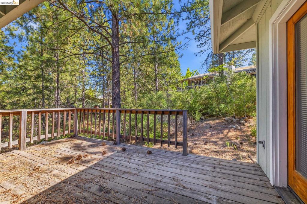 12033 Hillhurst Cir, Groveland, CA 95321