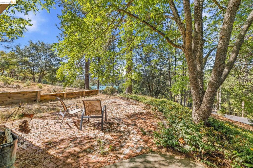 12033 Hillhurst Cir, Groveland, CA 95321
