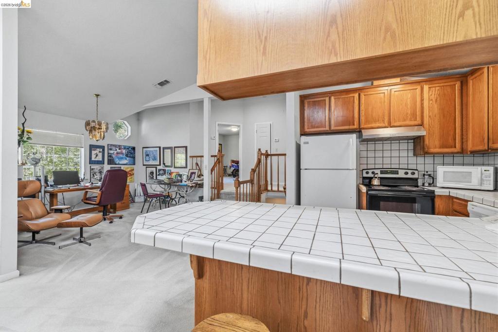 12033 Hillhurst Cir, Groveland, CA 95321