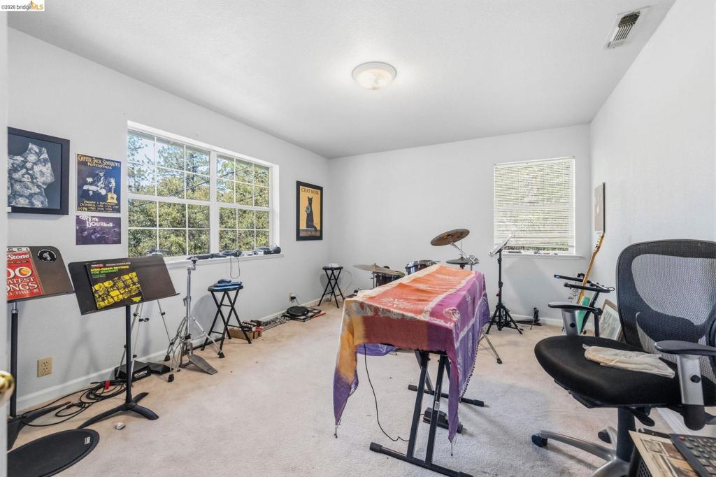 12033 Hillhurst Cir, Groveland, CA 95321