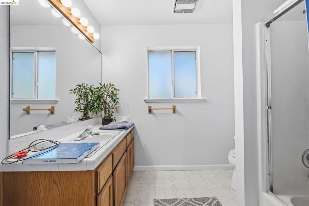 12033 Hillhurst Cir, Groveland, CA 95321