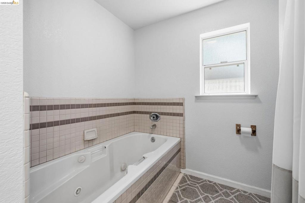 12033 Hillhurst Cir, Groveland, CA 95321