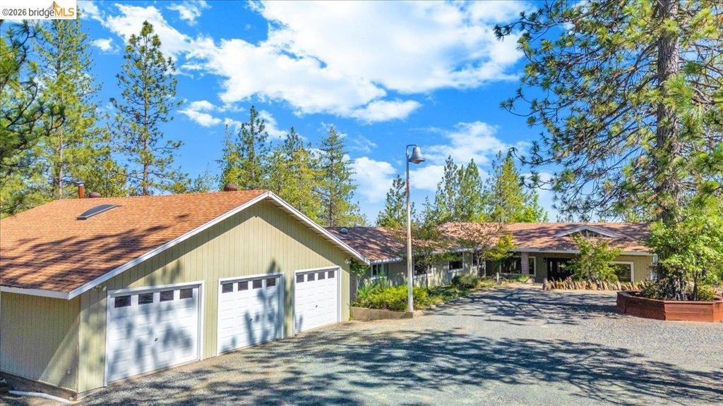 10421 Dexter Ln, Coulterville, CA 95311