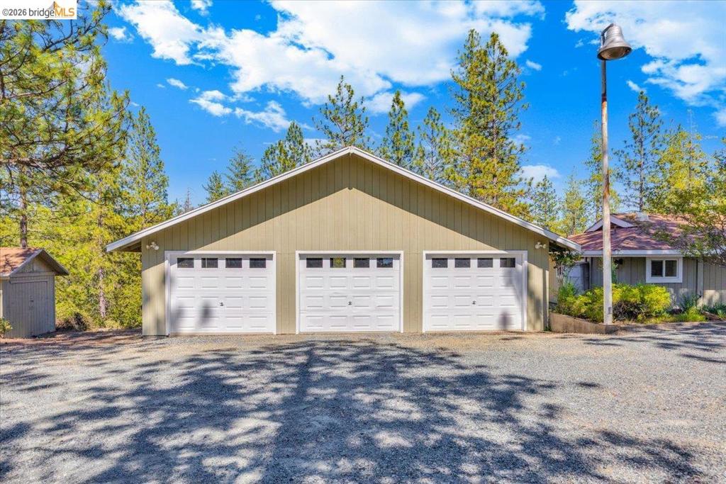 10421 Dexter Ln, Coulterville, CA 95311