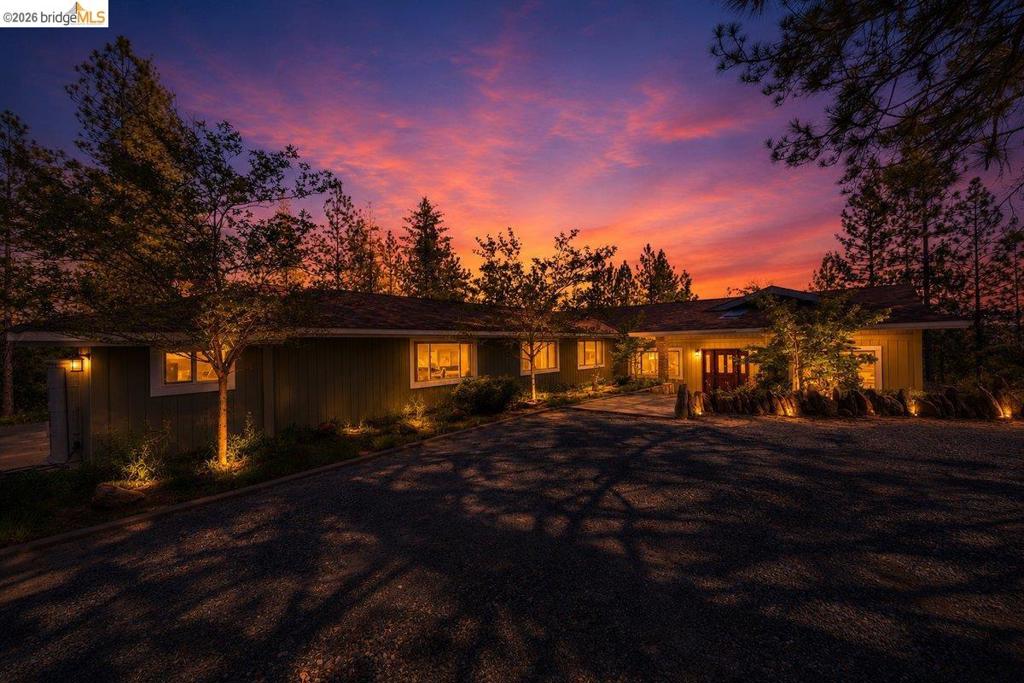 10421 Dexter Ln, Coulterville, CA 95311