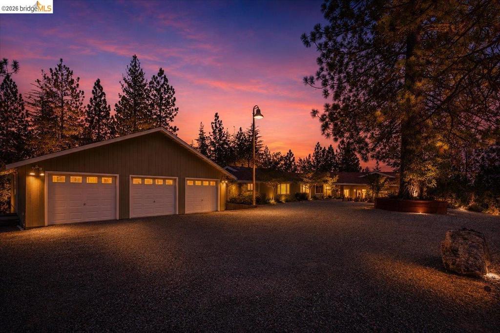 10421 Dexter Ln, Coulterville, CA 95311