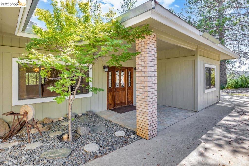 10421 Dexter Ln, Coulterville, CA 95311