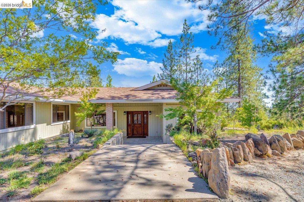 10421 Dexter Ln, Coulterville, CA 95311