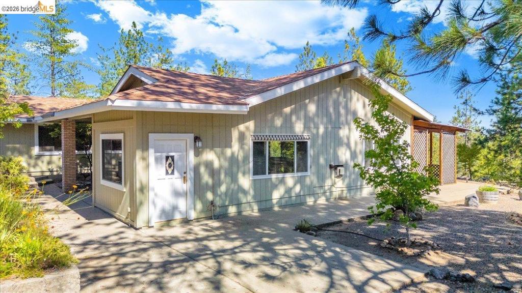 10421 Dexter Ln, Coulterville, CA 95311