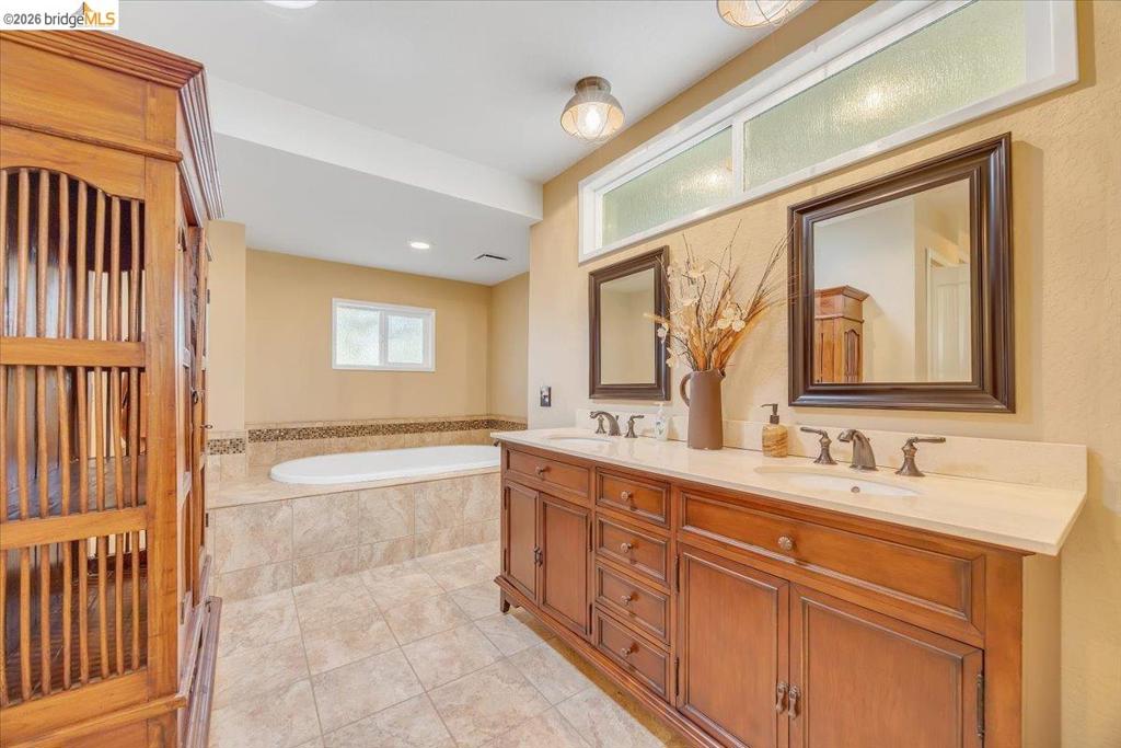 10421 Dexter Ln, Coulterville, CA 95311