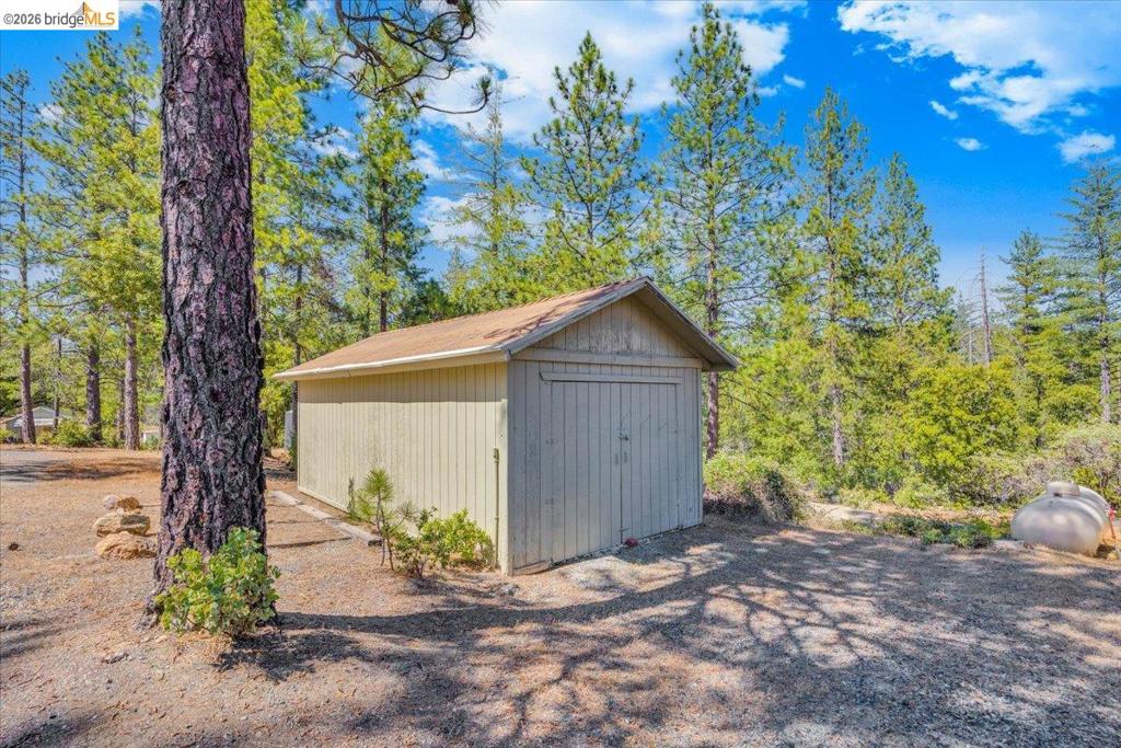 10421 Dexter Ln, Coulterville, CA 95311