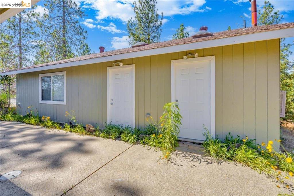 10421 Dexter Ln, Coulterville, CA 95311