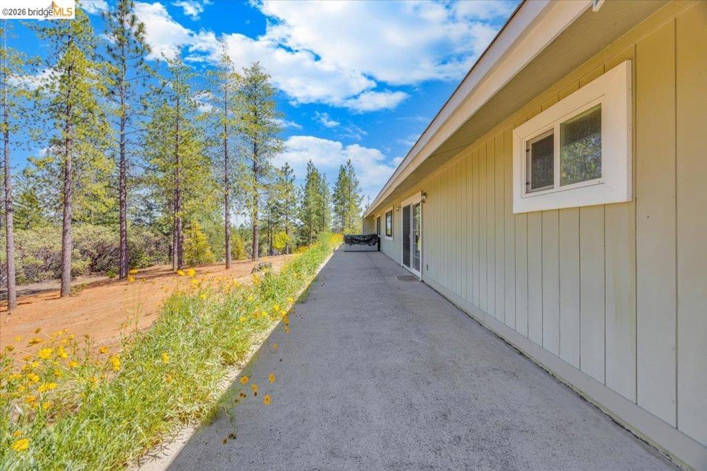 10421 Dexter Ln, Coulterville, CA 95311