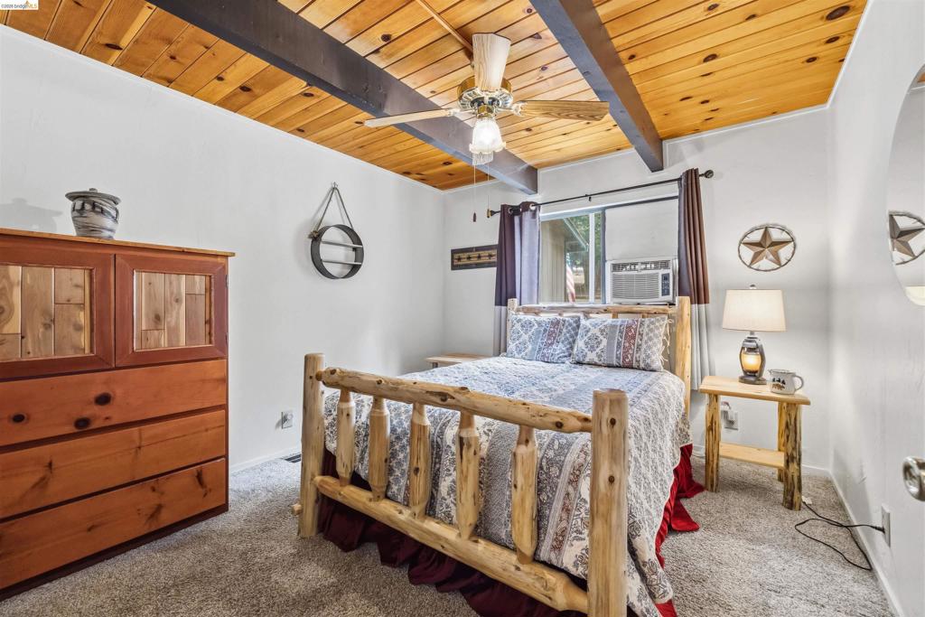 21816 Feather River Dr, Sonora, CA 95370