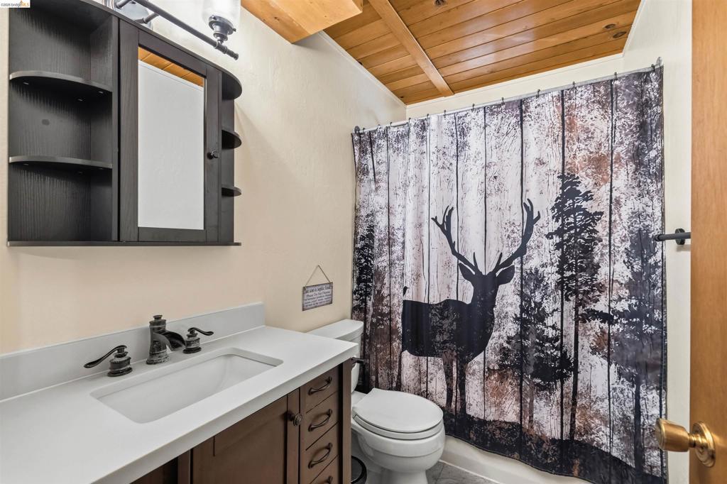21816 Feather River Dr, Sonora, CA 95370