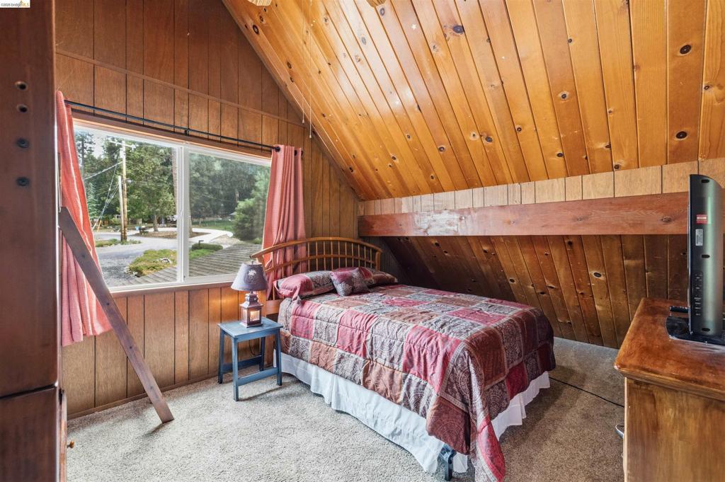 21816 Feather River Dr, Sonora, CA 95370