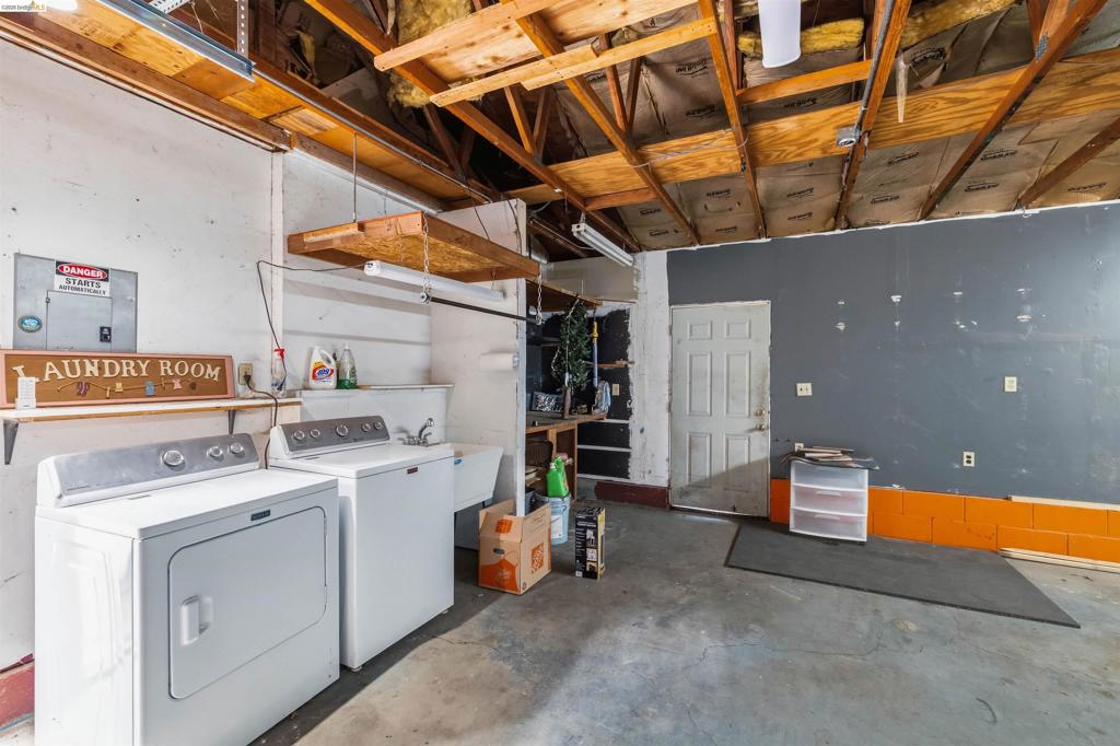 21816 Feather River Dr, Sonora, CA 95370