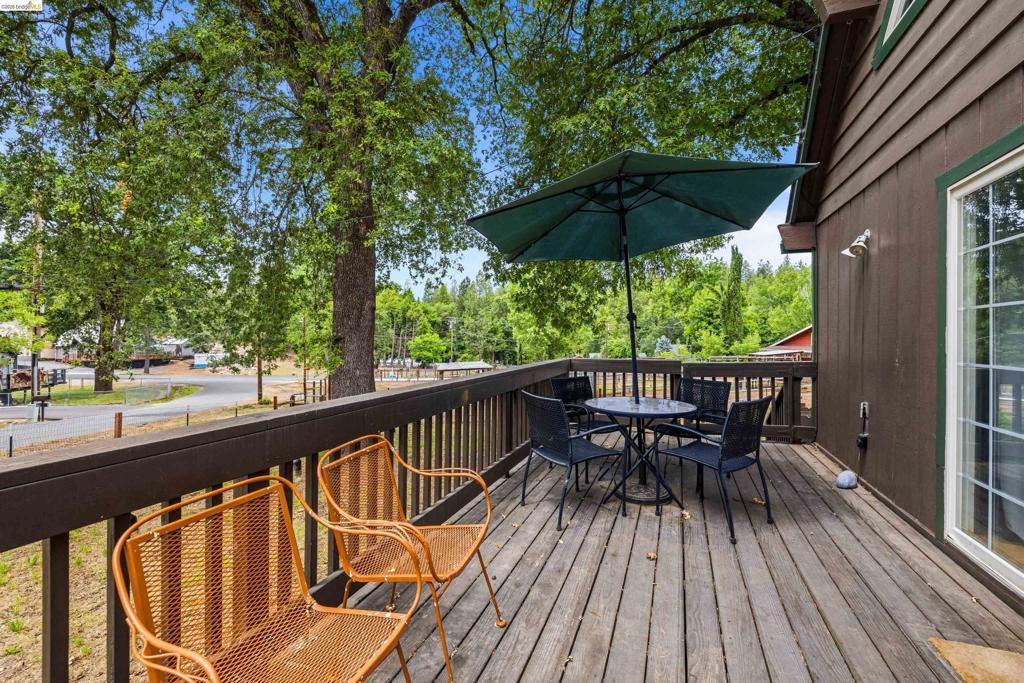 21816 Feather River Dr, Sonora, CA 95370