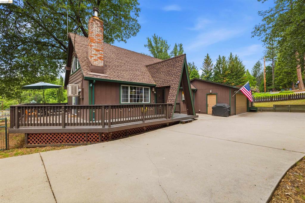 21816 Feather River Dr, Sonora, CA 95370