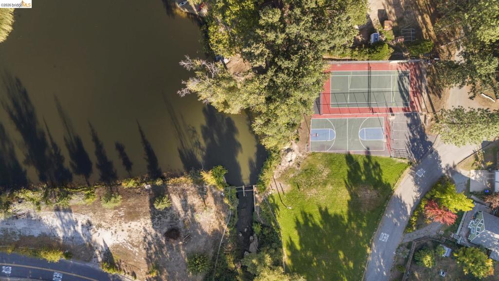 21816 Feather River Dr, Sonora, CA 95370