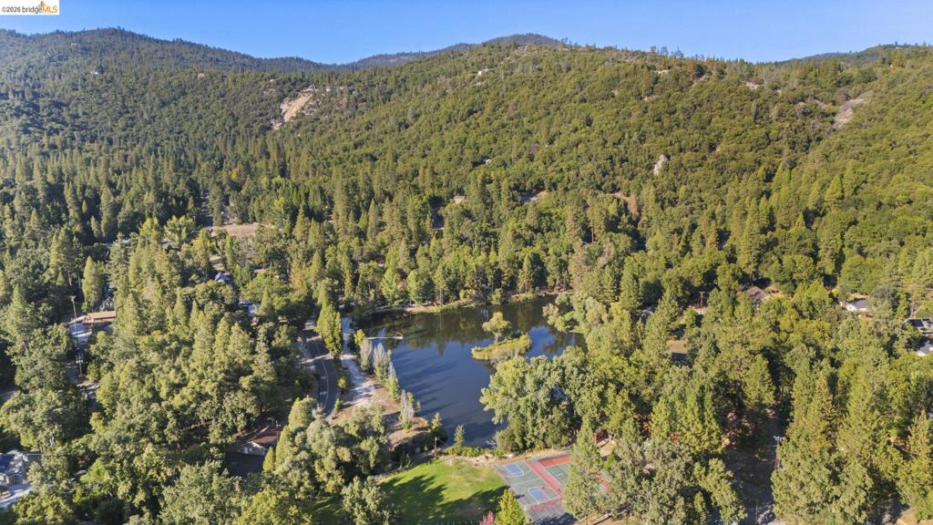 21816 Feather River Dr, Sonora, CA 95370
