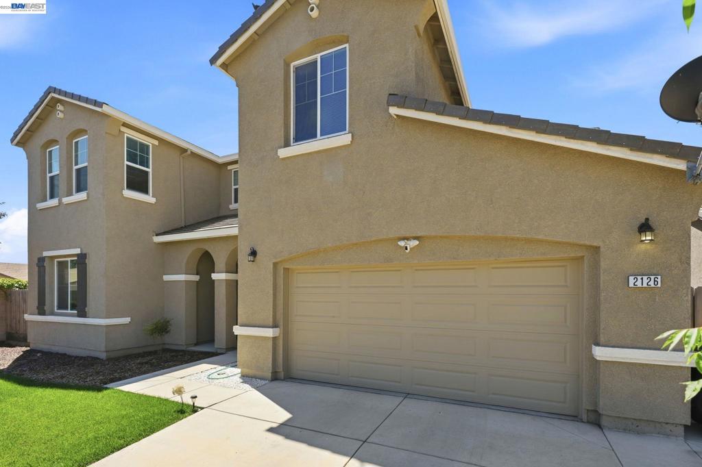 2126 Grapevine Dr, Livingston, CA 95334
