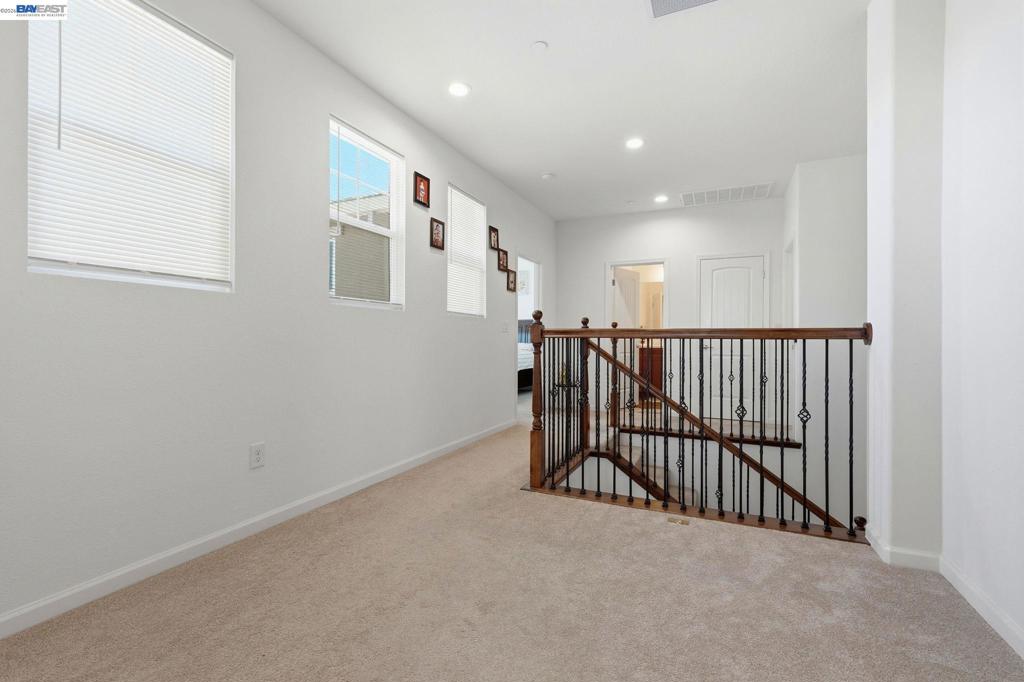 2126 Grapevine Dr, Livingston, CA 95334