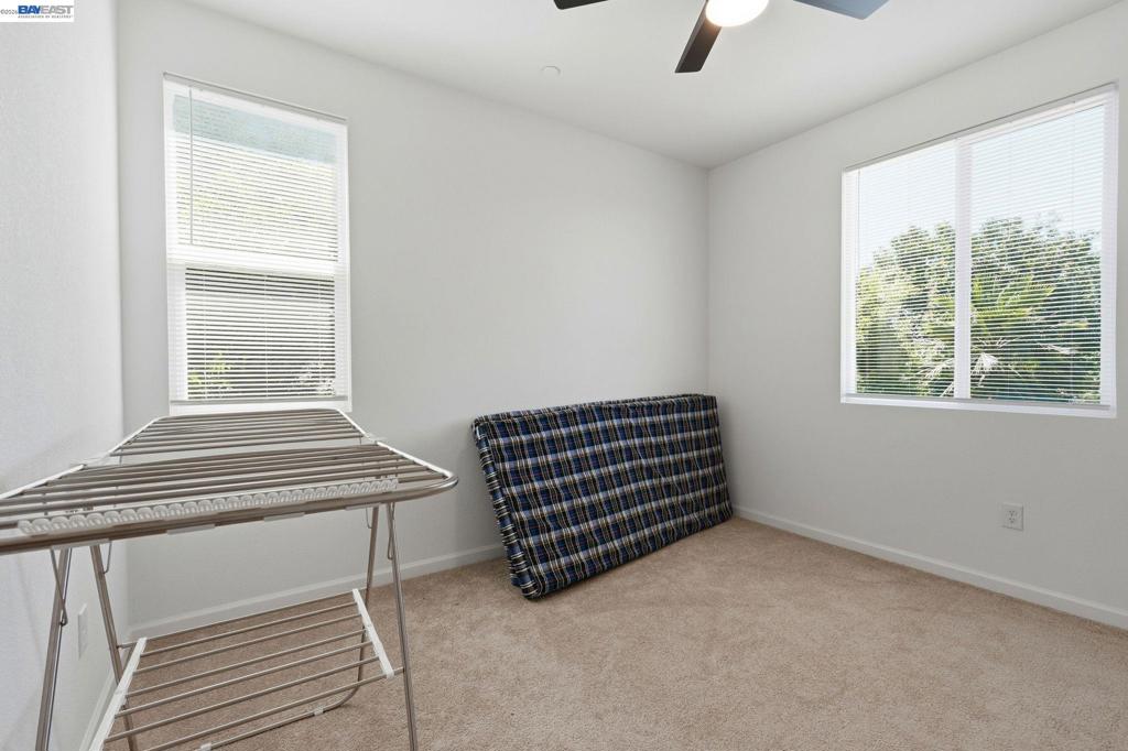 2126 Grapevine Dr, Livingston, CA 95334