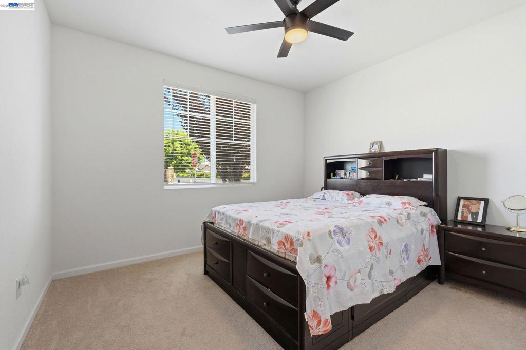 2126 Grapevine Dr, Livingston, CA 95334