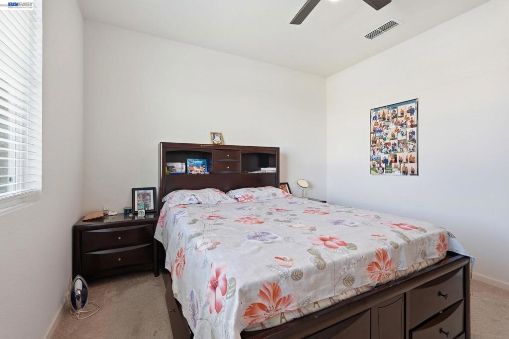 2126 Grapevine Dr, Livingston, CA 95334