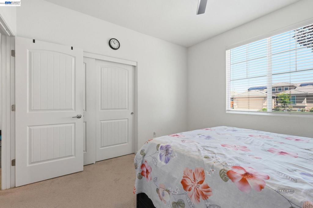 2126 Grapevine Dr, Livingston, CA 95334