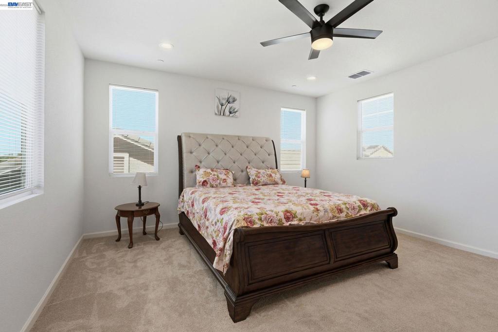 2126 Grapevine Dr, Livingston, CA 95334