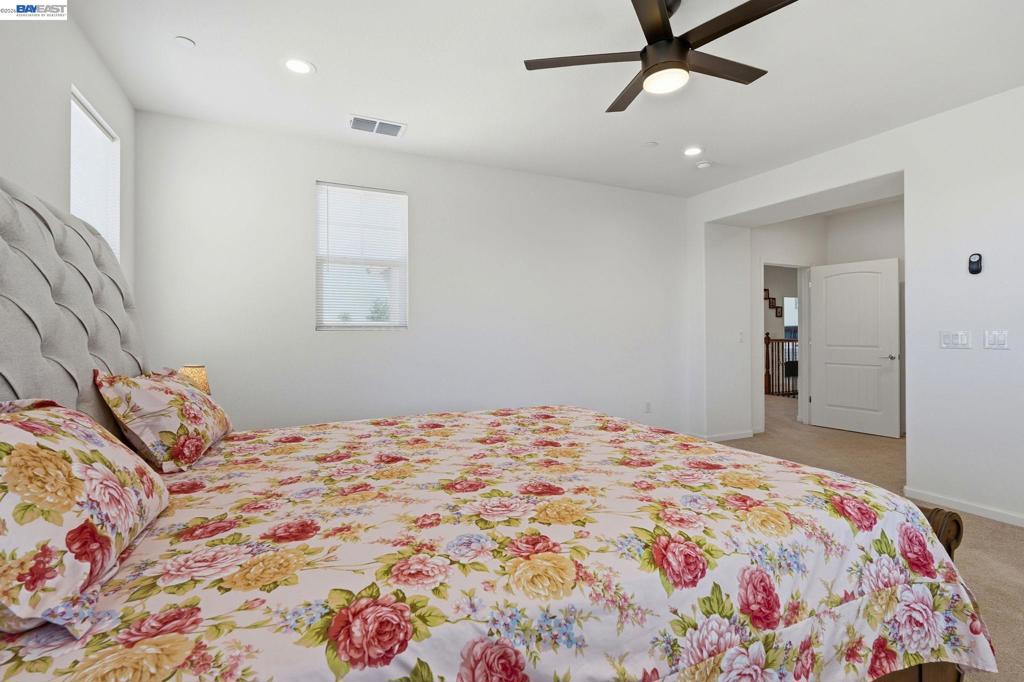 2126 Grapevine Dr, Livingston, CA 95334
