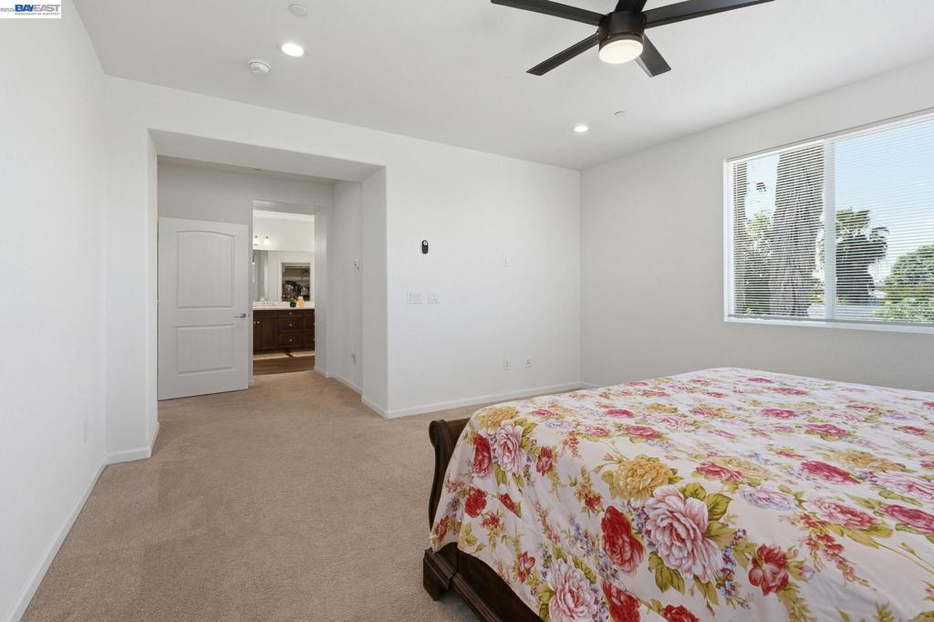 2126 Grapevine Dr, Livingston, CA 95334