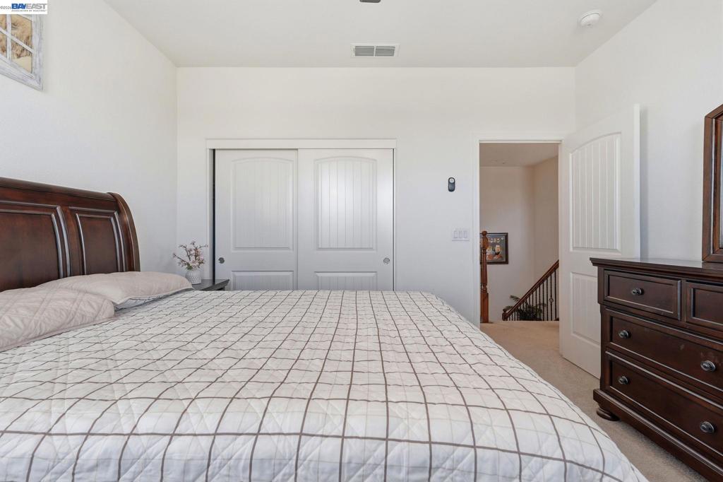 2126 Grapevine Dr, Livingston, CA 95334
