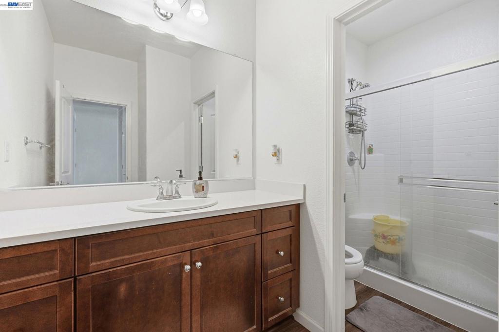 2126 Grapevine Dr, Livingston, CA 95334
