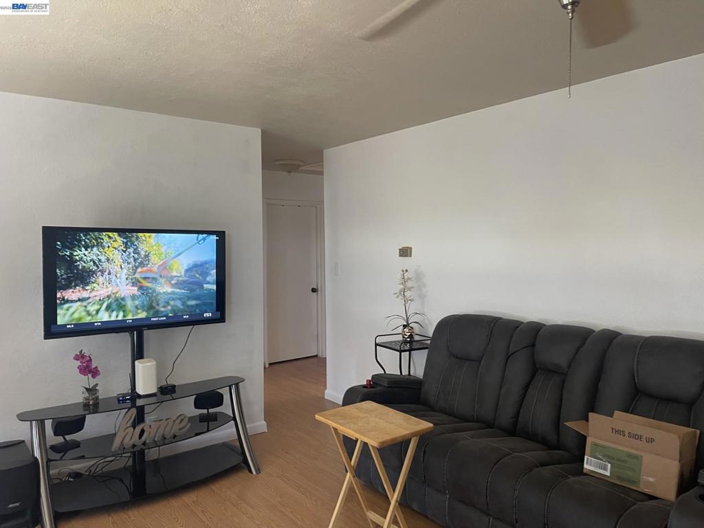 1003 Trinity St, Manteca, CA 95336
