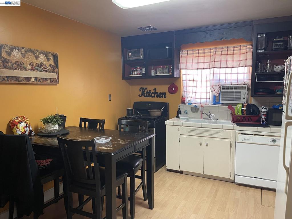 1003 Trinity St, Manteca, CA 95336
